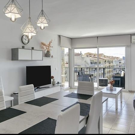 Apartamento Con Vistas A Mar Y Canal. 艾姆布里亚布拉瓦 外观 照片