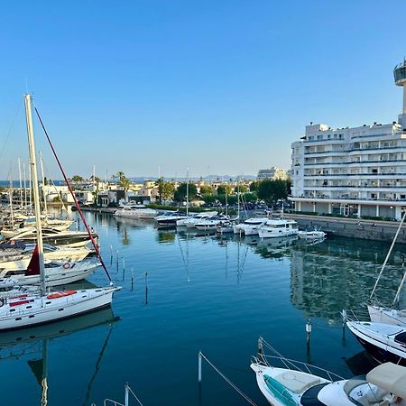 Apartamento Con Vistas A Mar Y Canal. 艾姆布里亚布拉瓦 外观 照片