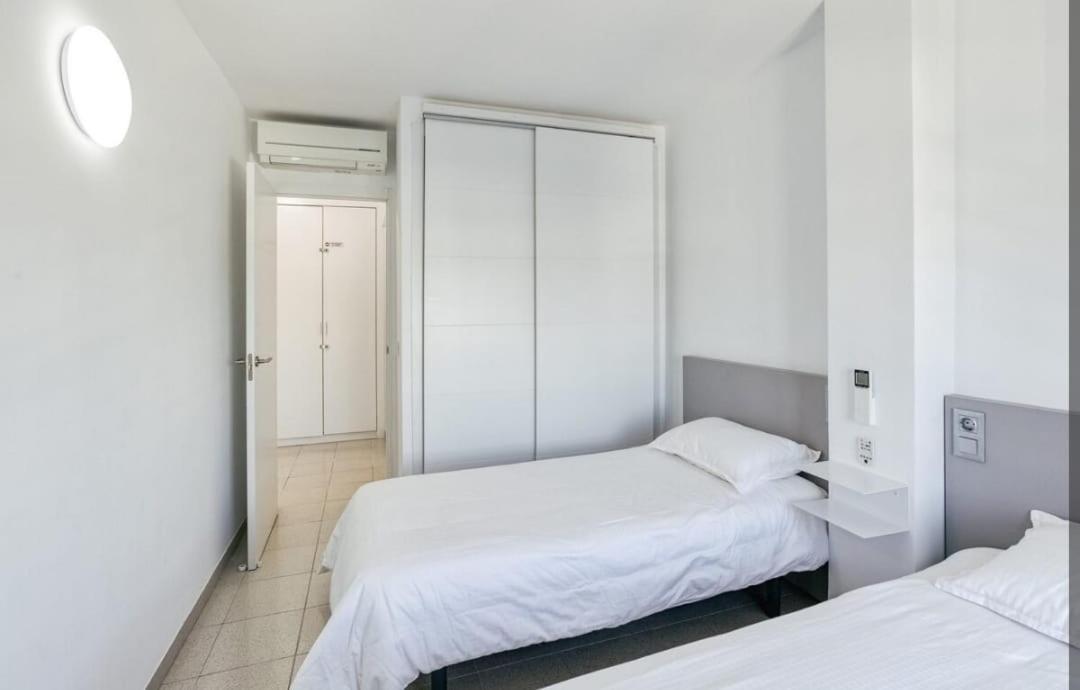 Apartamento Con Vistas A Mar Y Canal. 艾姆布里亚布拉瓦 外观 照片